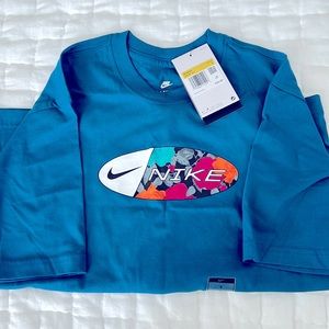 Cropped Nike Tee